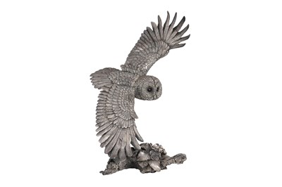 Lot 70 - A 925 STERLING SILVER MAPPIN & WEBB BARN OWL SCULPTURE