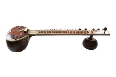Lot 169 - λ AN INDIAN PAINTED IVORY AND BONE-INLAID HARDWOOD RAVI SHANKAR-STYLE SITAR
