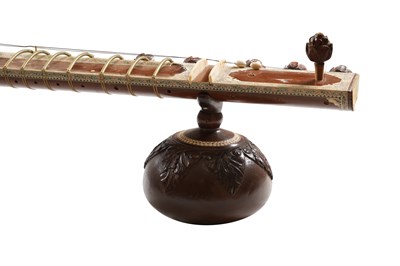 Lot 169 - λ AN INDIAN PAINTED IVORY AND BONE-INLAID HARDWOOD RAVI SHANKAR-STYLE SITAR