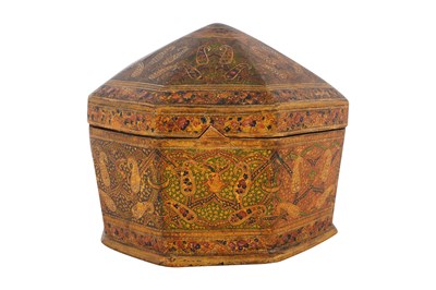 Lot 114 - A KASHMIRI LACQUERED PAPIER-MÂCHÉ TURBAN HOLDER WITH FLORAL AND PAISLEY MOTIFS
