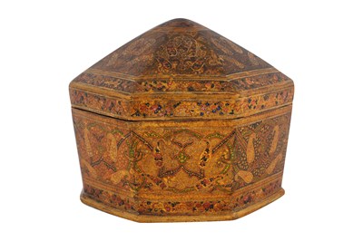 Lot 114 - A KASHMIRI LACQUERED PAPIER-MÂCHÉ TURBAN HOLDER WITH FLORAL AND PAISLEY MOTIFS