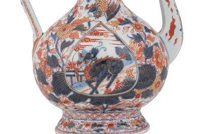 Lot 126 - AN ENAMELLED AND GILT JAPANESE-REVIVAL IMARI-STYLE POTTERY EWER