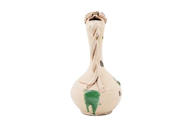 Lot 118 - A GREEN-SPLASHED WHITE-GLAZED CANAKKALE POTTERY EWER