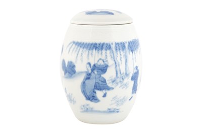Lot 194 - A CHINESE BLUE AND WHITE TRANSITIONAL-STYLE JAR AND COVER