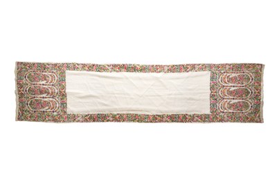 Lot 282 - AN EMBROIDERED WHITE MUSLIN SHAWL