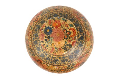 Lot 111 - A KASHMIRI POLYCHROME-PAINTED PAPIER-MÂCHÉ TEA CADDY