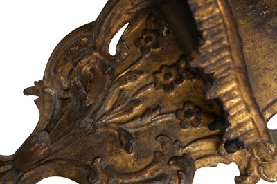 Lot 115 - AN OTTOMAN CARVED GILT WOOD TURBAN STAND (SARIK)