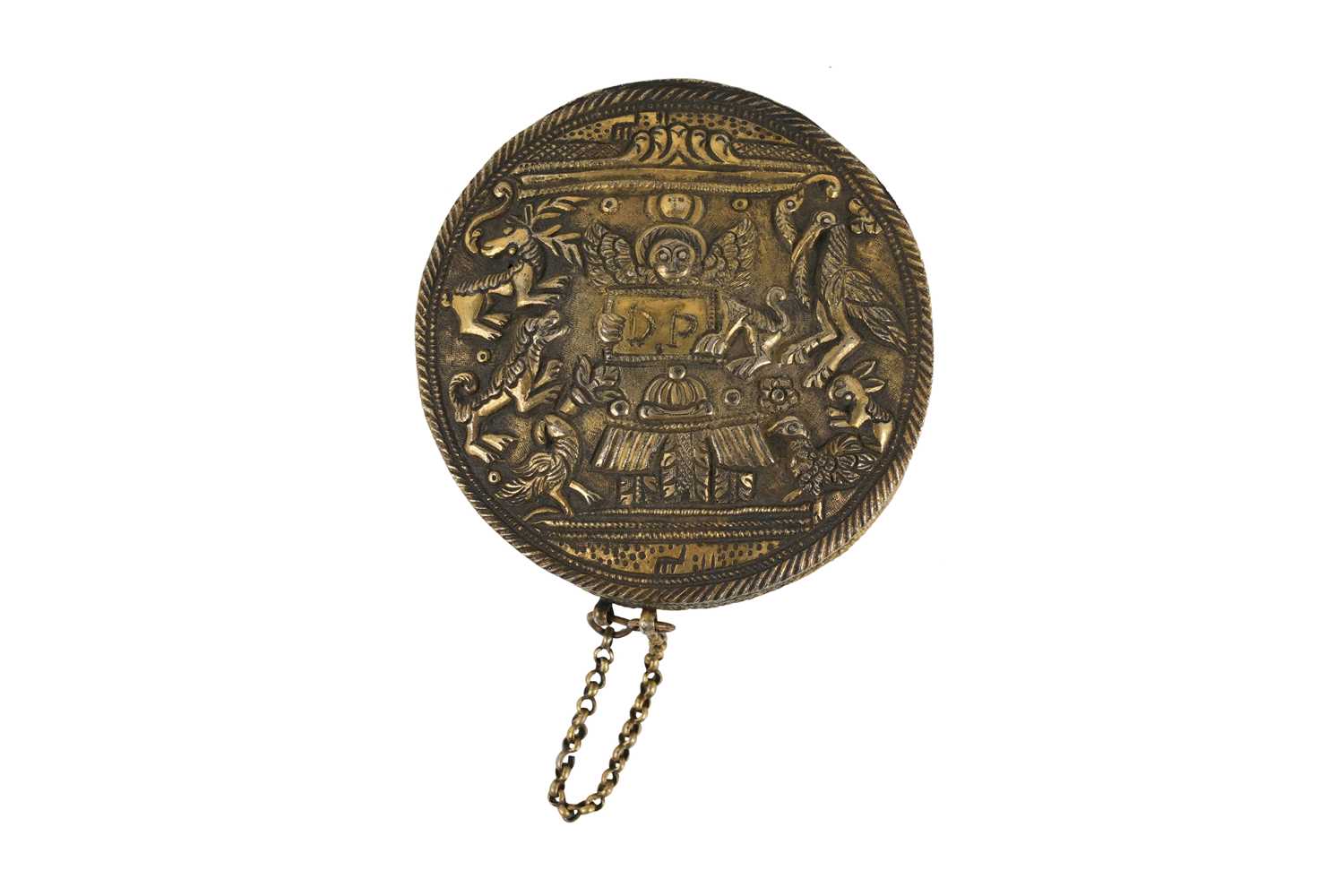 Lot 190 - A REPOUSSÉ GILT WHITE METAL SNUFFBOX WITH WINGED LION