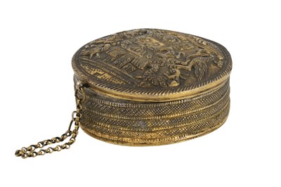 Lot 190 - A REPOUSSÉ GILT WHITE METAL SNUFFBOX WITH WINGED LION