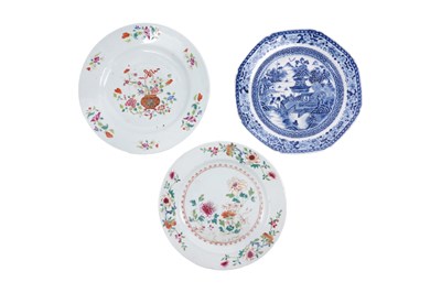 Lot 85 - THREE CHINESE EXPORT DISHES