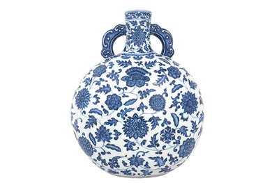Lot 86 - A CHINESE BLUE AND WHITE 'LOTUS' MOON FLASK, BIANHU