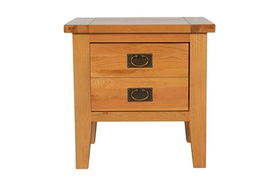 Lot 140 - A MODERN SOLID OAK NIGHT TABLE