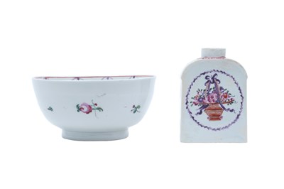 Lot 84 - TWO CHINESE PORCELAIN FAMILLE ROSE EXPORT ITEMS