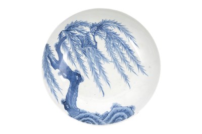 Lot 123 - A JAPANESE BLUE AND WHITE NABESHIMA 'WILLOW' DISH