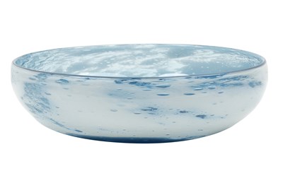 Lot 108 - A LARGE VINTAGE BLUE GLASS 'WHIRLPOOL' BOWL