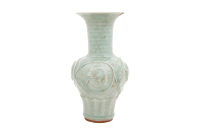 Lot 24 - A CHINESE LONGQUAN CELADON YENYEN VASE