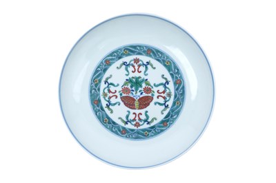 Lot 80 - A CHINESE DOUCAI 'BUTTERFLY' DISH