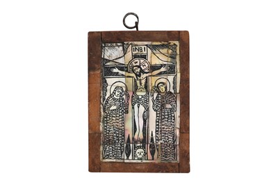Lot 211 - A MOTHER-OF-PEARL PLAQUE DEPICTING THE CRUCIFIXION OF JESUS