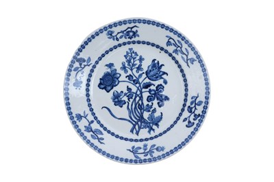 Lot 83 - A CHINESE BLUE AND WHITE TRANSFER PRINTED SOFTPASTE DISH