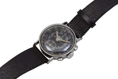 A VERY RARE VINTAGE MEN’S HEUER STAINLESS STEEL MANUAL CHRONOGRAPH.