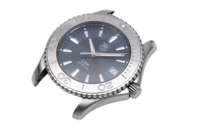 Lot 121 - A TAG HEUER MEN’S STAINLESS STEEL QUARTZ BRACELET WATCH.