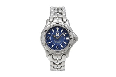 Lot 3 - A LADIES TAG HEUER STAINLESS STEEL QUARTZ BRACELET WATCH.