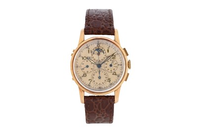 Lot 75 - A UNIQUE VINTAGE UNIVERSAL GENEVE MEN’S 18K ROSE GOLD TRIPEL CALENDAR MOON PHASE WRISTWATCH.