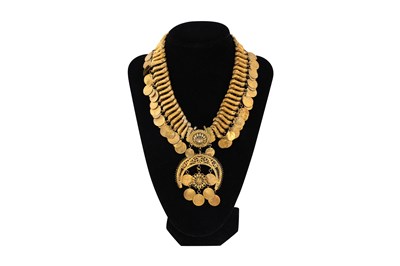 Lot 160 - AN OTTOMAN GILT METAL NORTH AFRICAN KIRDAN HILALI CHOKER NECKLACE