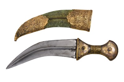 Lot 98 - AN INDIAN KHANJAR DAGGER WITH ROCK CRYSTAL HILT AND COPPER GILT MOUNTS