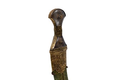 Lot 98 - AN INDIAN KHANJAR DAGGER WITH ROCK CRYSTAL HILT AND COPPER GILT MOUNTS