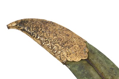Lot 98 - AN INDIAN KHANJAR DAGGER WITH ROCK CRYSTAL HILT AND COPPER GILT MOUNTS