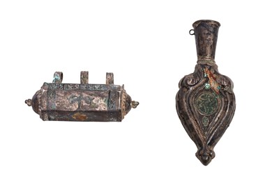 Lot 105 - A NIELLO AND SILVER SCENT BOTTLE AND AMULET