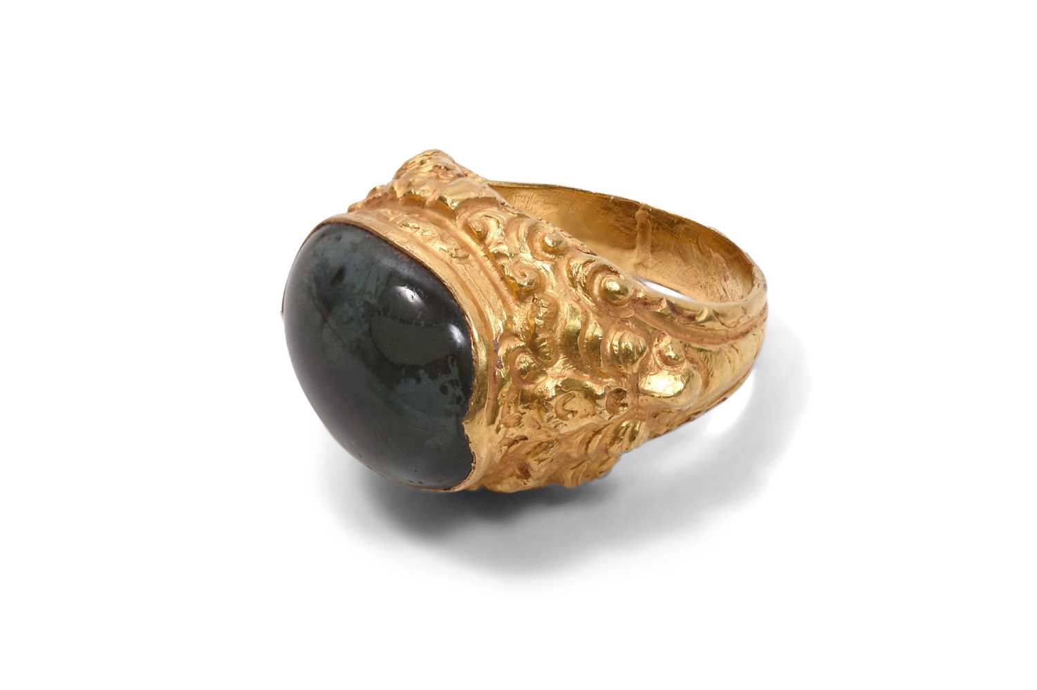 Balinese God Rings Lot 52 - A BALINESE GOLD RING