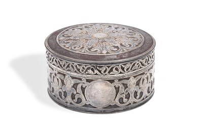 Lot 186 - A CAUCASIAN STEEL LIDDED BOX WITH SILVER AND NIELLO OPENWORK DECORATION