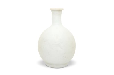 Lot 65 - A WHITE-GLAZED BOTTLE VASE