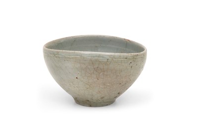 Lot 62 - A SMALL CELADON-GLAZED BOWL