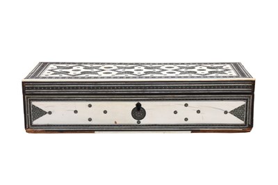 Lot 66 - λ AN IVORY-INLAID CARVED SANDALWOOD SADELI-WARE LIDDED BOX