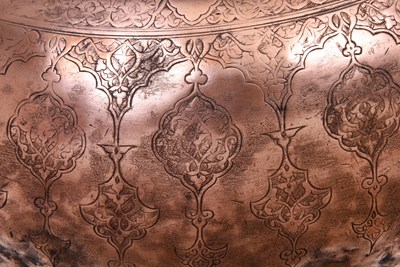 Lot 115 - A LARGE TINNED COPPER BOWL