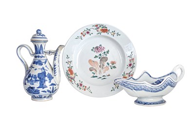 Lot 36 - THREE CHINESE EXPORT PORCELAIN PIECES