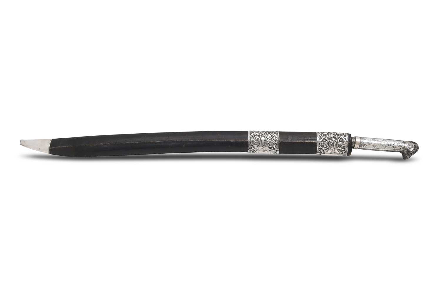 Lot 427 - A NORTH AFRICAN YATAGAN SWORD WITH NIELLO AND SILVER HILT