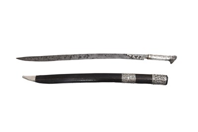 Lot 427 - A NORTH AFRICAN YATAGAN SWORD WITH NIELLO AND SILVER HILT
