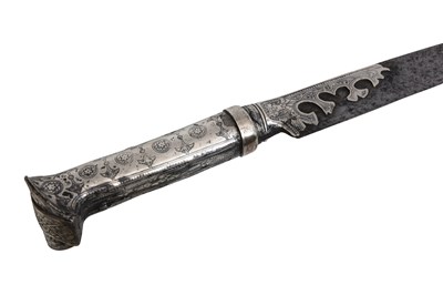 Lot 427 - A NORTH AFRICAN YATAGAN SWORD WITH NIELLO AND SILVER HILT