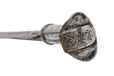 Lot 427 - A NORTH AFRICAN YATAGAN SWORD WITH NIELLO AND SILVER HILT