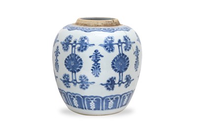 Lot 23 - A BLUE AND WHITE 'LOTUS' JAR