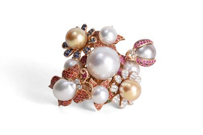 Lot 56 - A JACOB & CO. 18K ROSE GOLD PEARL AND COLOURED GEM-SET FLOWER COCKTAIL RING