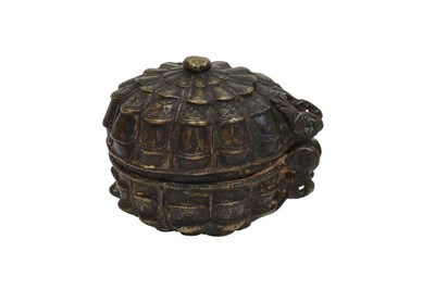 Lot 12 - A CAST BRASS LOTUS-SHAPED LIME PASTE CONTAINER