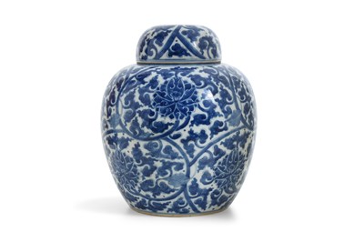 Lot 43 - A BLUE AND WHITE 'LOTUS' JAR AND COVER