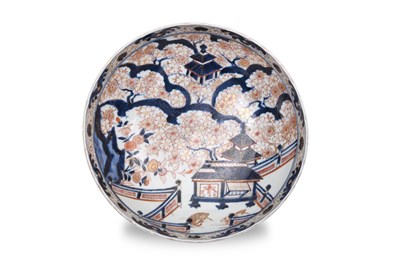 Lot 76 - A LARGE UNUSUAL IMARI BOWL