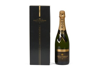 Lot 4 - Moet Grand Vintage 2003