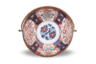 Lot 77 - AN IMARI BOWL